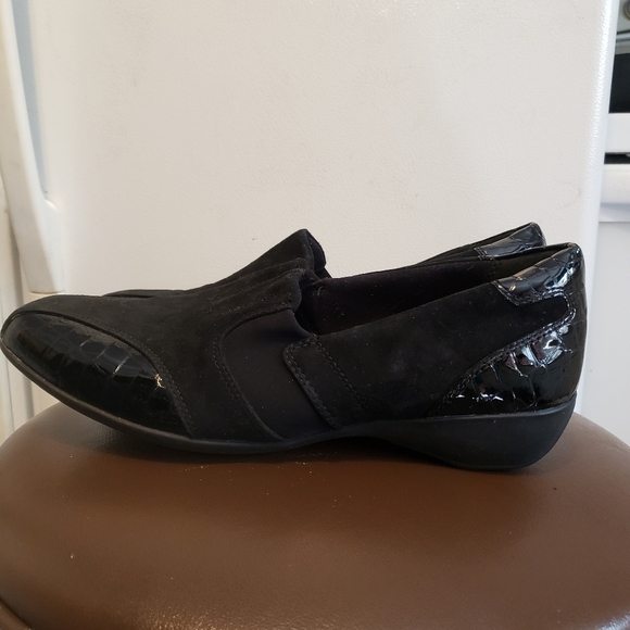 Clarks Black Faux Snakeskin Accent Suede Stretch - Picture 3 of 11